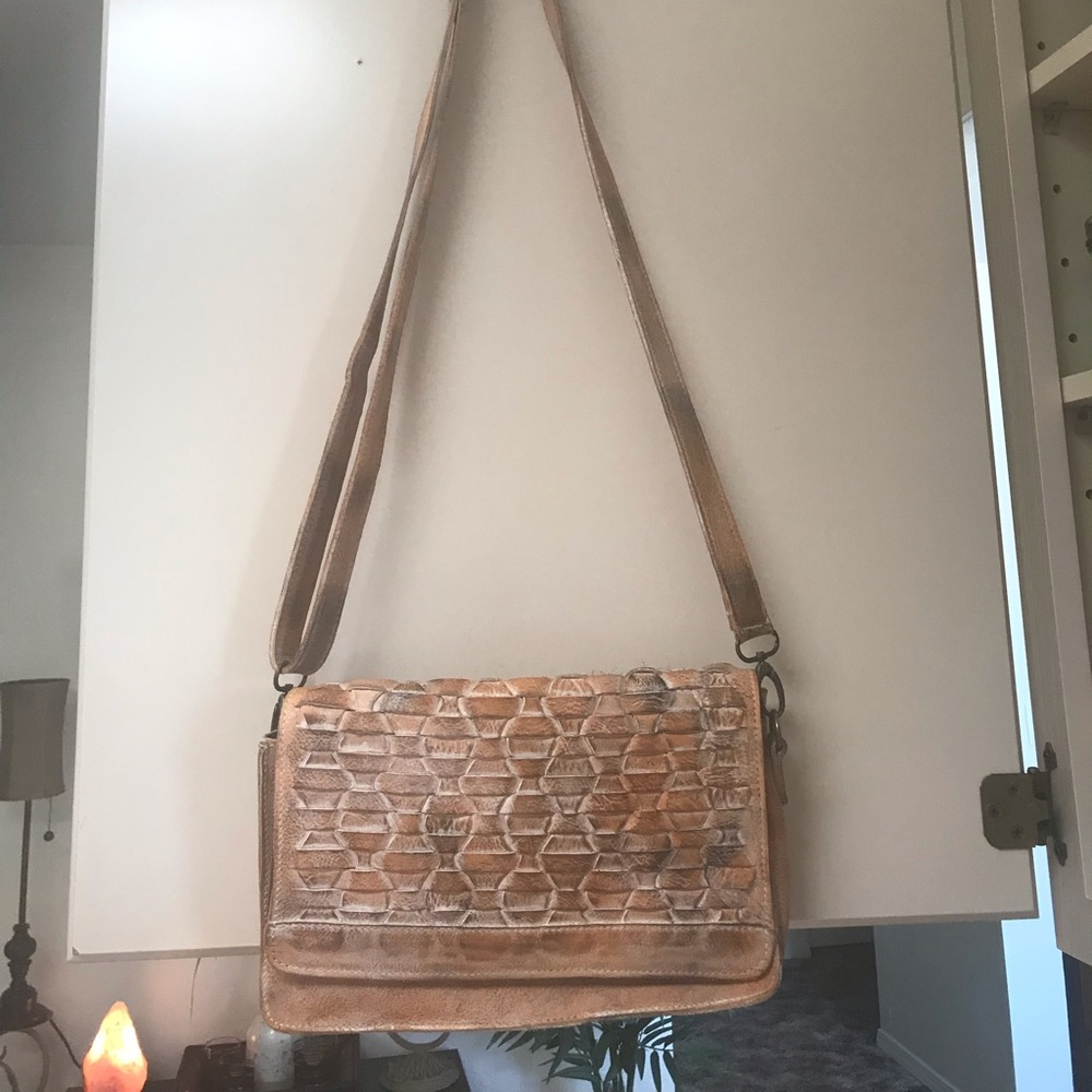 Crossbody purse